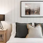 Luxurious & Modern Tremblant Loft Pool&Spa Access