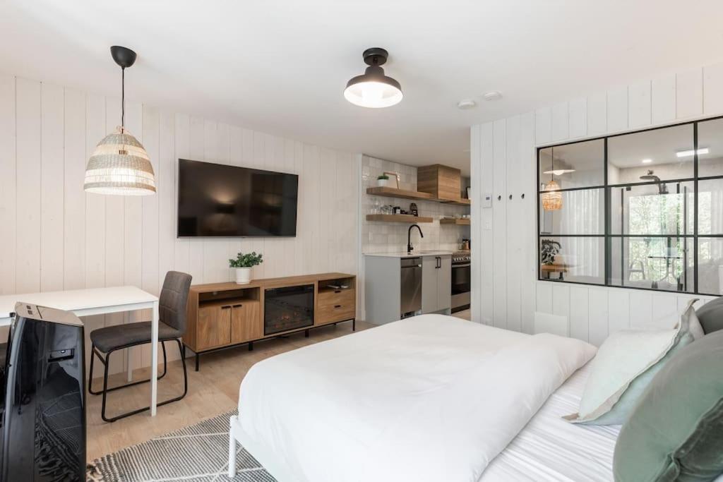 Luxurious & Modern Tremblant Loft Pool&spa Access Appartement
