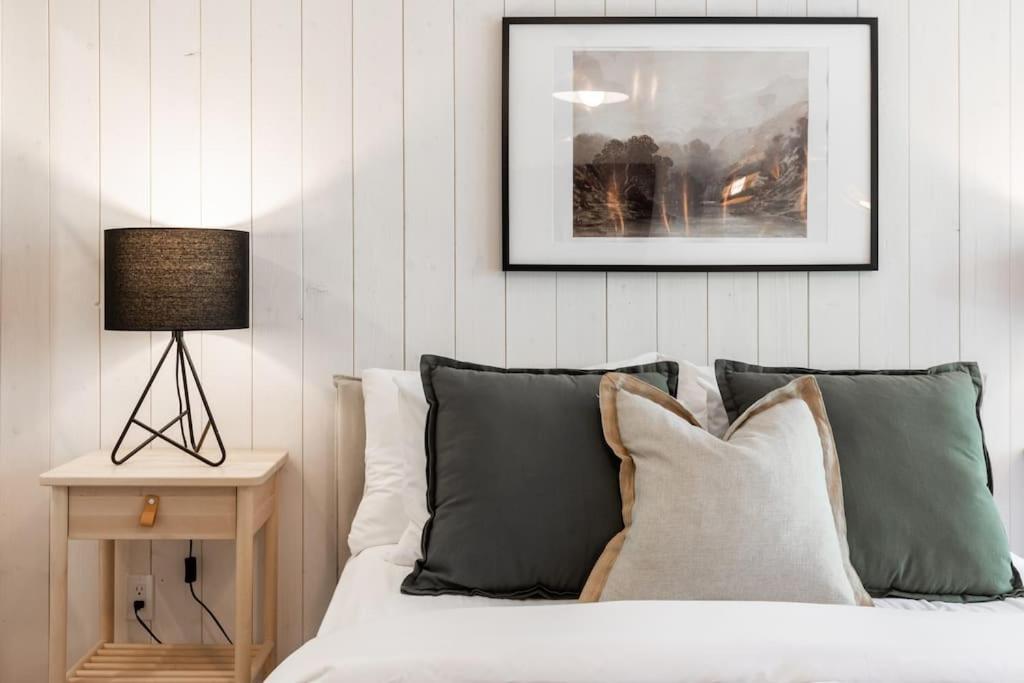 Luxurious & Modern Tremblant Loft Pool&spa Access Appartement