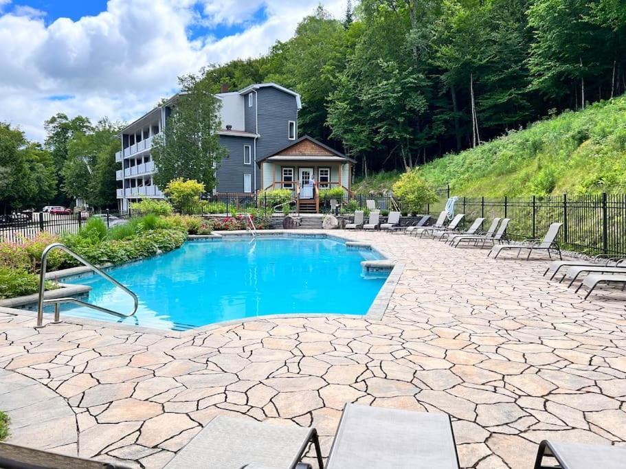 Luxurious & Modern Tremblant Loft Pool&spa Access Appartement *