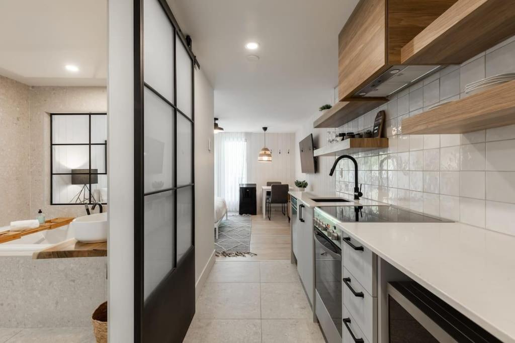 Luxurious & Modern Tremblant Loft Pool&spa Access * Mont-Tremblant